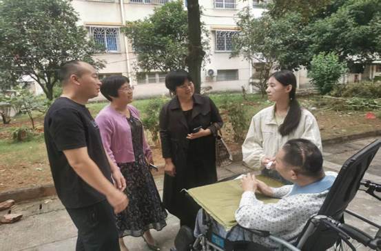 周艳红支部书记