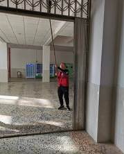 把实验室的卫生彻底搞了一次