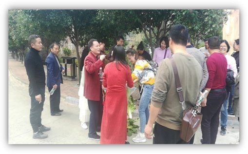 在学部领导和小金洞村逐步书记的带领下